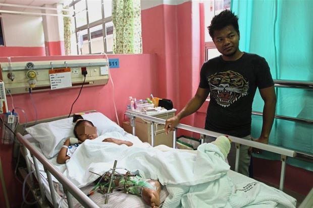 Malaysian Parents Sacrificed Themselves In Accident To Save Their Children World Of Buzz