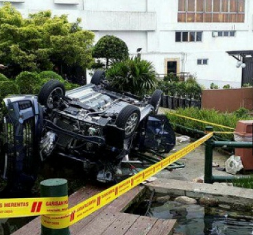 Car Plunges 13M From Genting Highlands Carpark Passengers Killed Instantly World Of Buzz 2