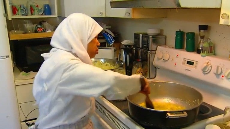 Malaysian Woman Dubbed Muslim Mother Teresa By Canadians Heres Why World Of Buzz 2