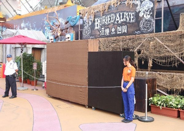 young man dies after getting hit on the head in hk ocean parks haunted house world of buzz 3