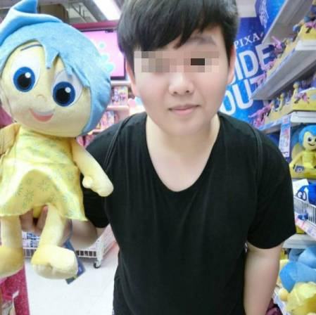 young man dies after getting hit on the head in hk ocean parks haunted house world of buzz