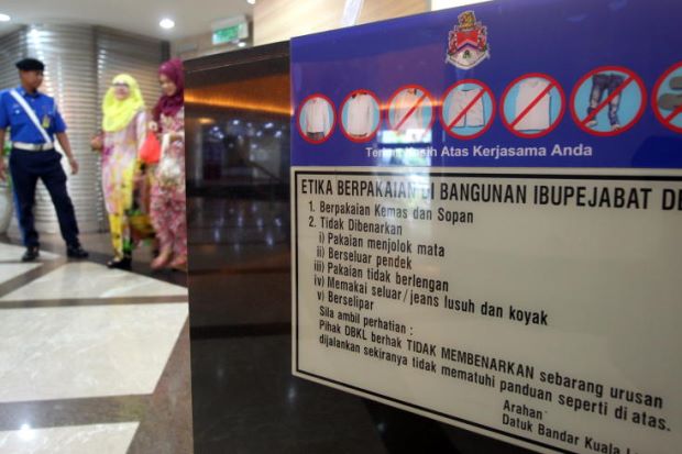 Msian Denied Entry To Building For Wearing Skirt Dbkl Issues Apology World Of Buzz