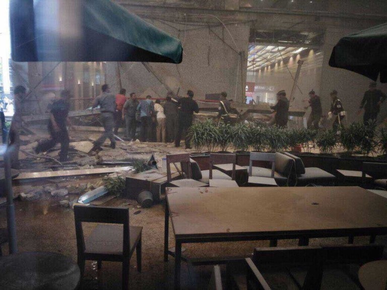 Ceiling Suddenly Collapses Onto Crowded Lobby Inside Jakarta Stock Exchange Tower World Of Buzz 7