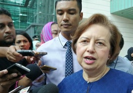 Page Zeti Aziz