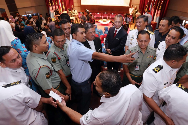 "Mat Sabu memang lawak la" - Lobak Merah