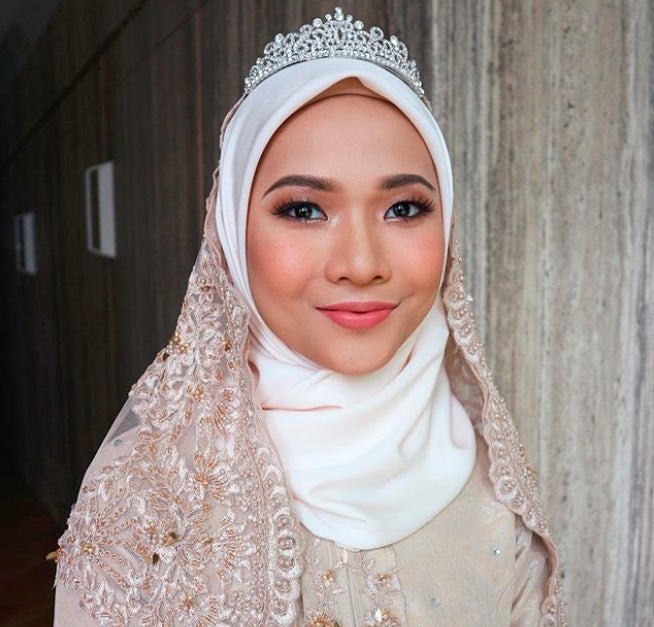 8 MUA Untuk Solekan Natural Buat Bakal Pengantin  Lobak 