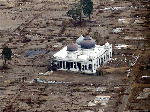 Masjid Pasca Tsunami Aceh 20041