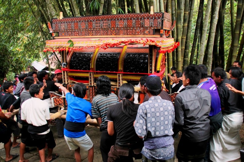  Festival  Ma Nene Gali Kubur Tukar Pakaian Mayat Bawa 