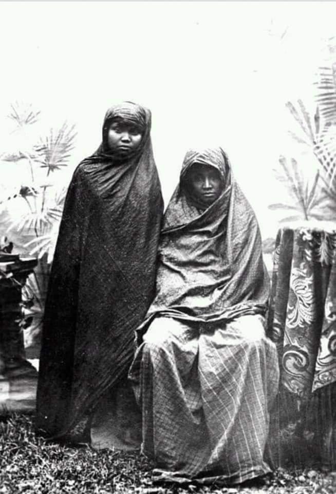 Sejarah Melayu Disembunyikan Orang Barat Lelaki Dedah Begini Rupanya Pakaian Wanita Melayu Abad Ke 19 Yang Sebenar