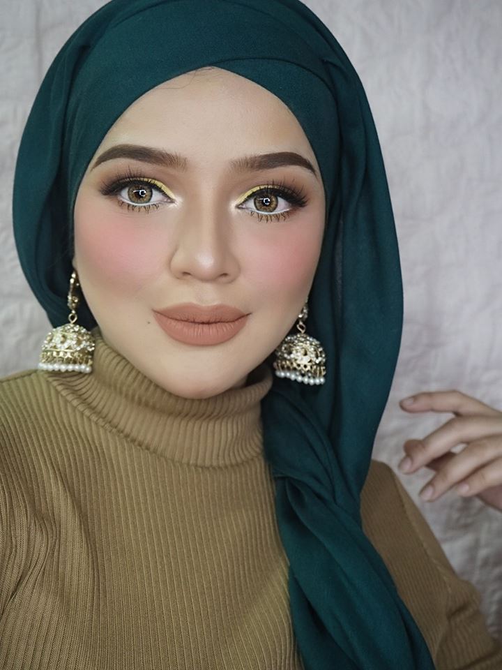 Dia Sekarang Mua First Class Disebalik Gambar Memes Yang Mengeji Wanita Cantik Ini Rupanya Ada Background Kehidupan Yang Sedih