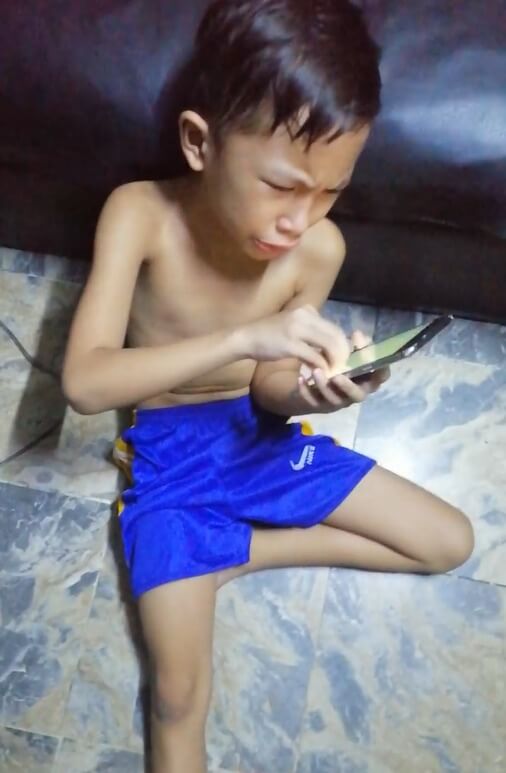 Watch Boy Cries As His Mobile Legend Account Is Banned For 10949 Days World Of Buzz