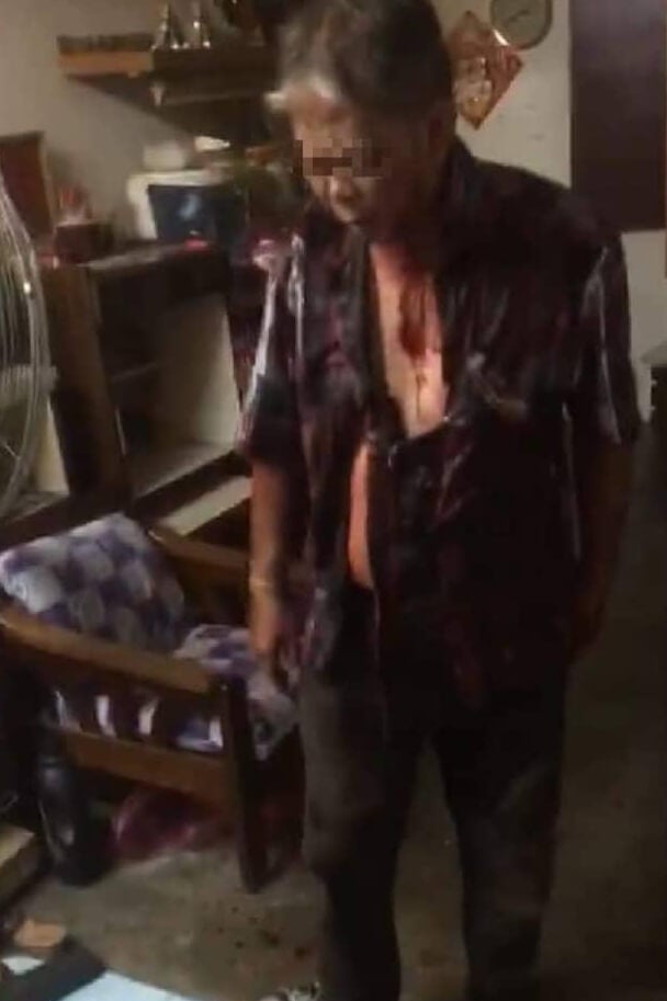 brave penang son protects mom from being stabbed by his stepfather mom was stabbed in the neck world of buzz 4