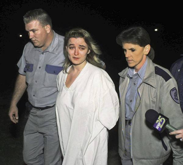 Darlie Routier Escorted By Authorities