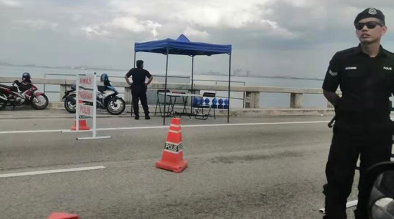 2 Penang Nasi Kandar Employees Make Fake Police Reports Leading To City Wide Traffic Jam World Of Buzz 2