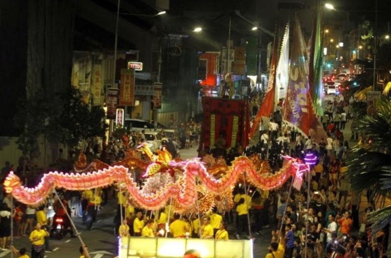 msian mistaken kiwanis for communist at chingay procession police searching for spreading false information world of buzz 768x507 1