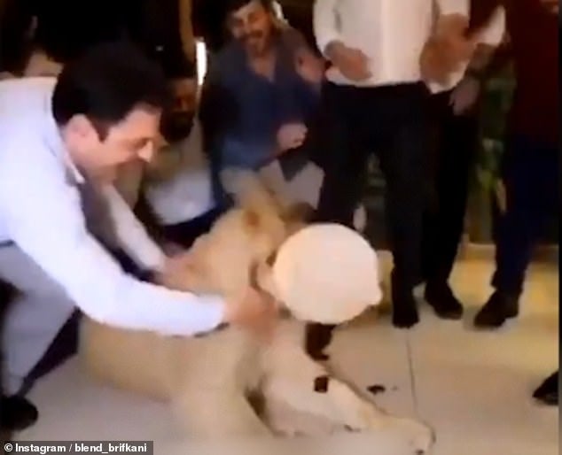 14411408 7108191 The video sparked fury online with comedian Ricky Gervais writin m 37 1559751715454