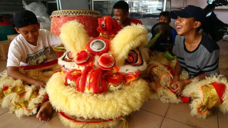 Sarawakian Malay Restaurant Showcases Cny Decor Proudly Celebrates With Chinese Customers Yearly World Of Buzz 3 768X432 1