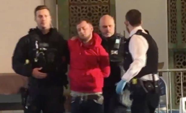 0 Knifeman Runs Into Regents Park Mosque And Stabs Man Doing Call To Prayer In Neck