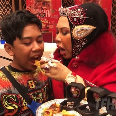 berlian rm40 000 untuk aishah ditelan anak datuk vida terpaksa korek mulut anak