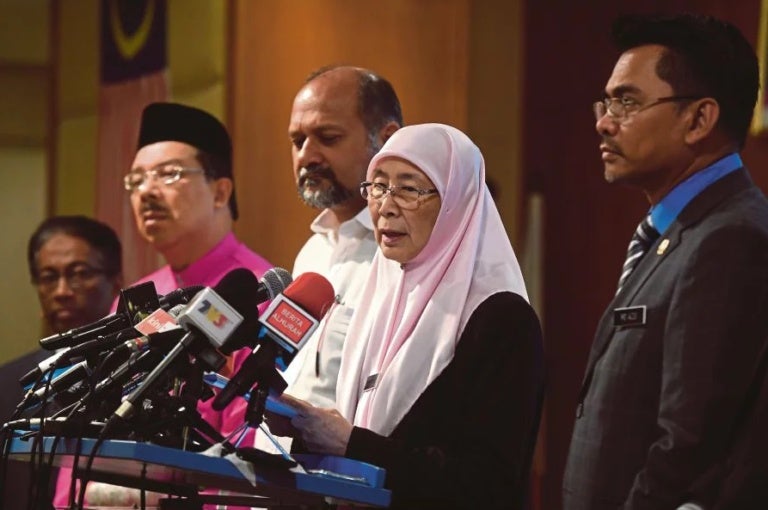 Breaking Wan Azizah Will Be Malaysias First Female Prime Minister In History World Of Buzz 2 768X510 1