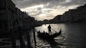 In Pictures Venice Eerily Quiet As Covid 19 Outbreak Puts Brake On Tourists 136443476359202601 200305120041