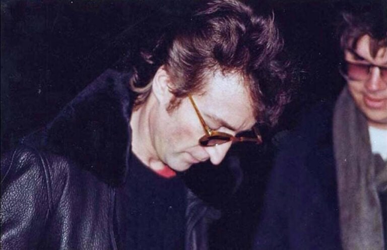 John Lennon And Mark David Chapman 768X496 1