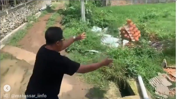 20210125120516 1 Viral Video Pria Buang Telur Ke Sawah 005 Kurnia Azizah