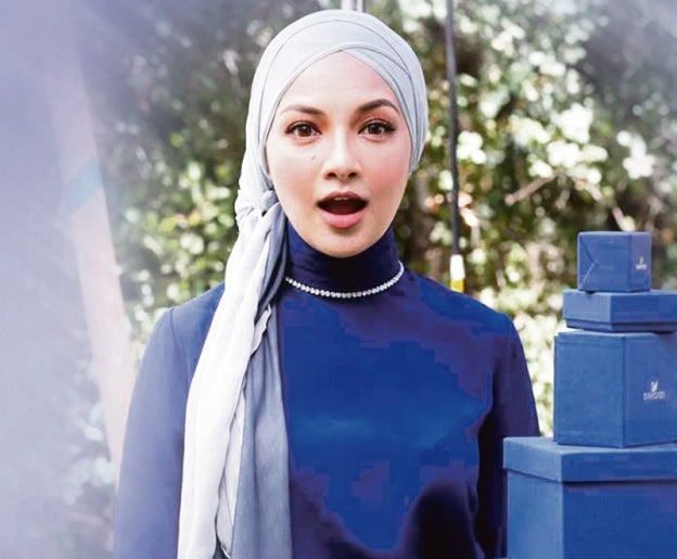 Neelofa 2