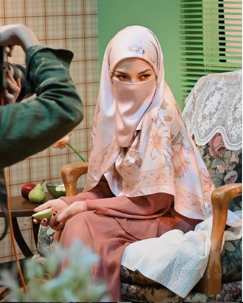 Neelofa 1 1