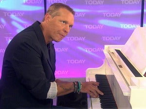 tdy 120607 piano dude 02.social share 1024x768 scale