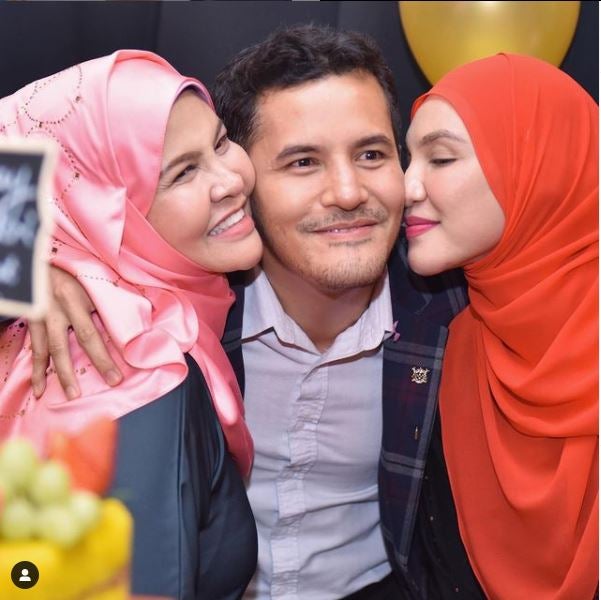 Aliff Syukri Wife Dan Emak