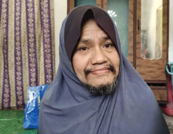 Che Halimah Ada Misai Dan Janggut 3