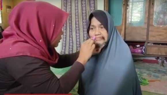 Che Halimah Ada Misai Dan Janggut