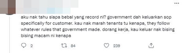 lelaki bengang tak dapat masuk kedai 1 dos vaksin