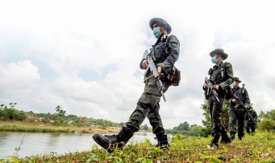 polis cari suspek