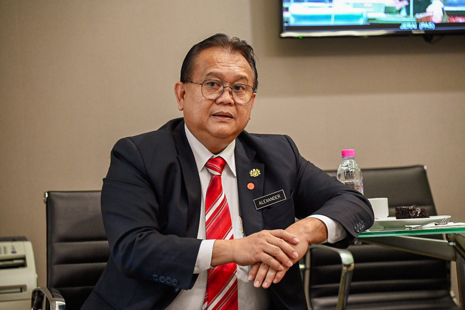 Alexander Pg 3 1536x1024 1