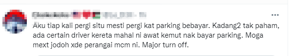 park kereta dekat bus stop 5