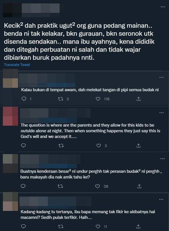 Budak Ugut Guna Pedang Mainan