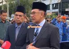 Ft Anwar Ibrahim Mengahdap Agong