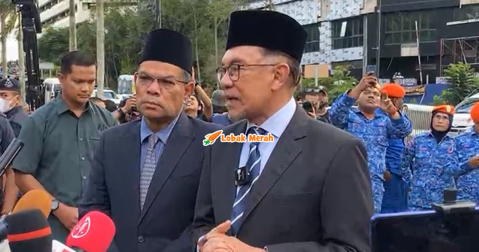 Ft Anwar Ibrahim Mengahdap Agong