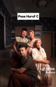 Idea Posing Untuk Raya 1