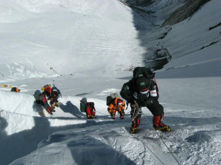 Dead Bodies On Everest Ascending Fixed Lines 768X576 1