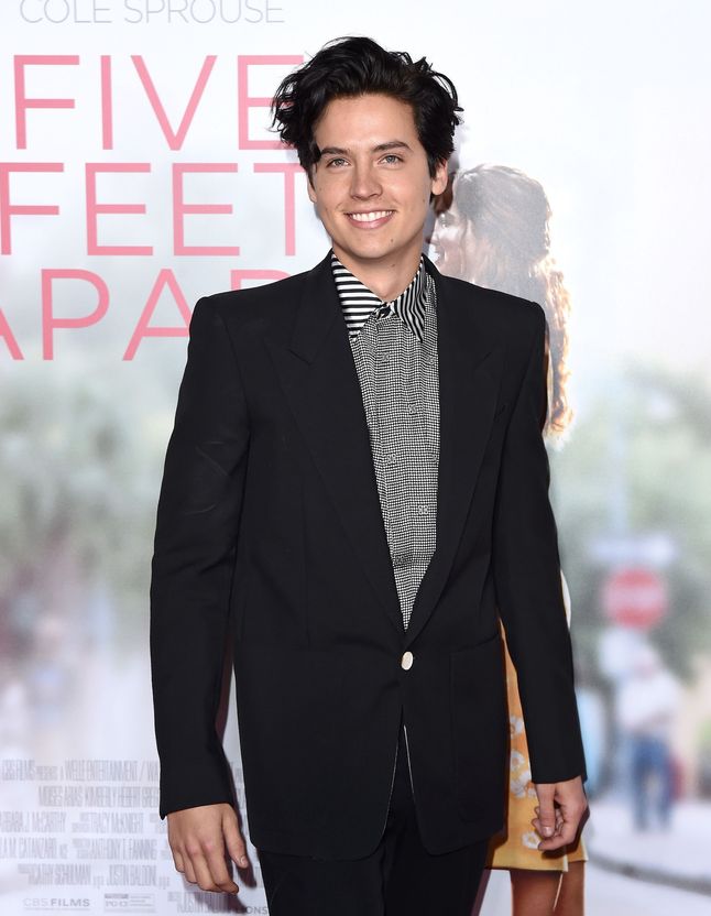 Cole Sprouse L Acteur De Riverdale A Retrouve L Amour Depuis Sa Rupture Avec Lili Rheinart