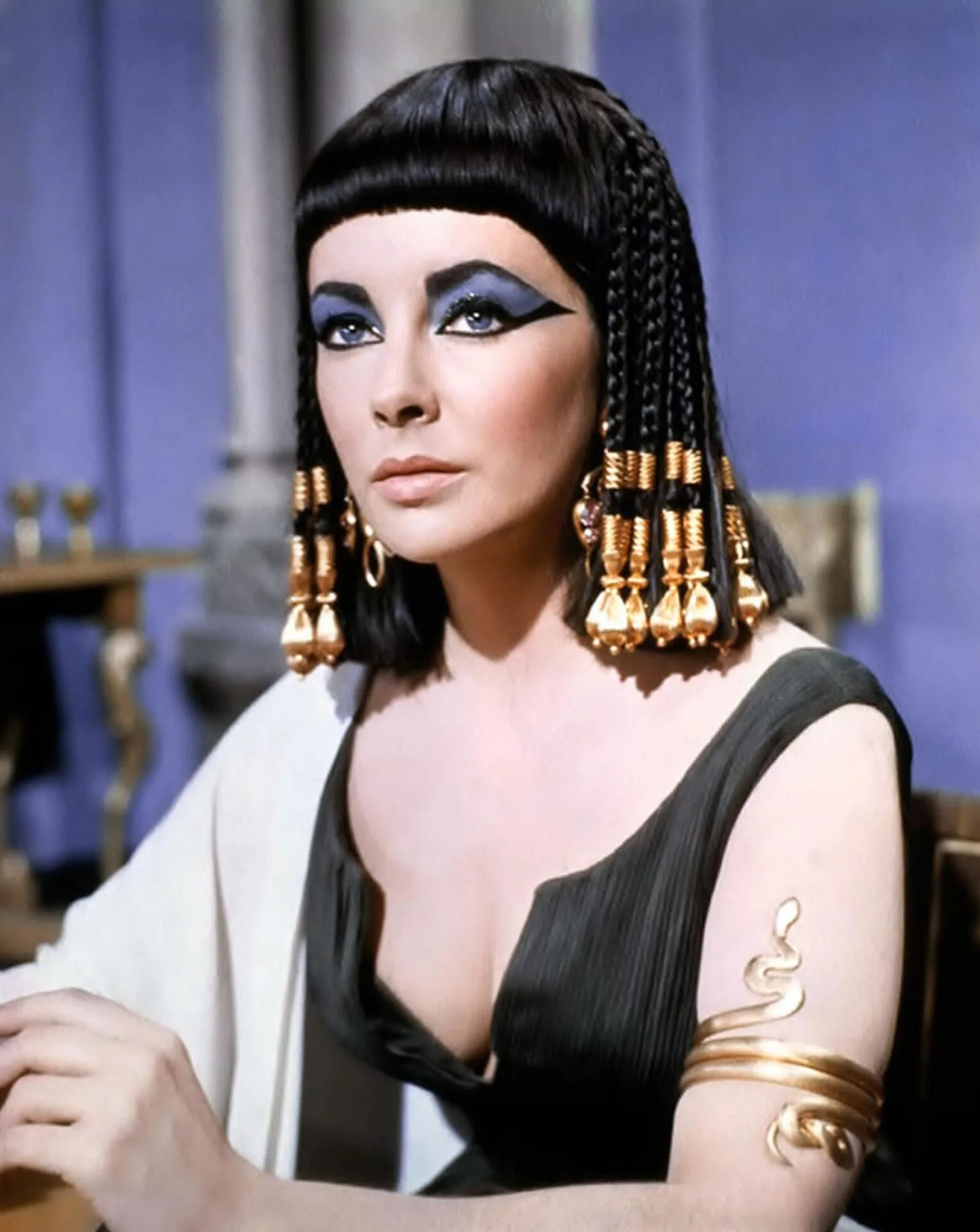 201202150217 01 Beyond Beauty Cleopatra History Restricted