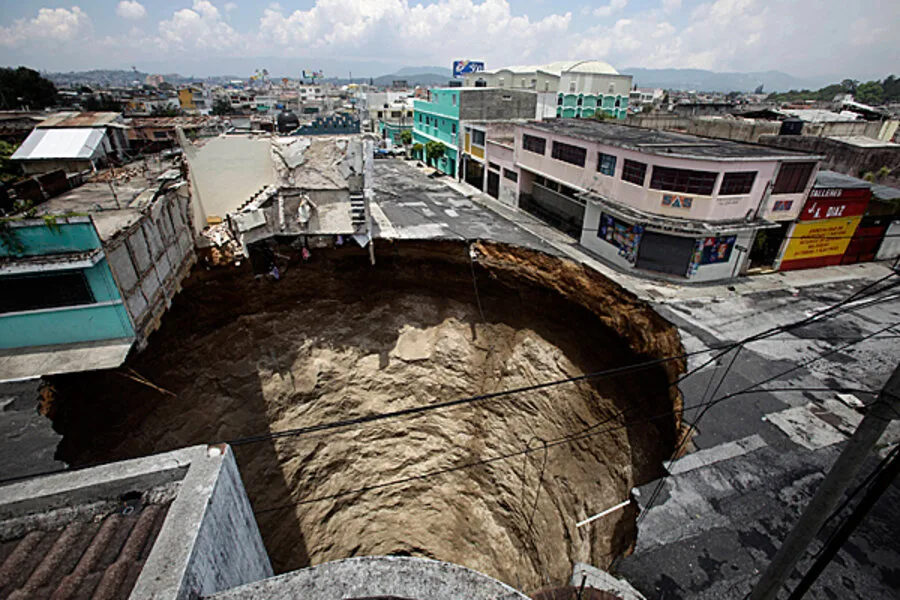 0601 Guatemala Sink Hole