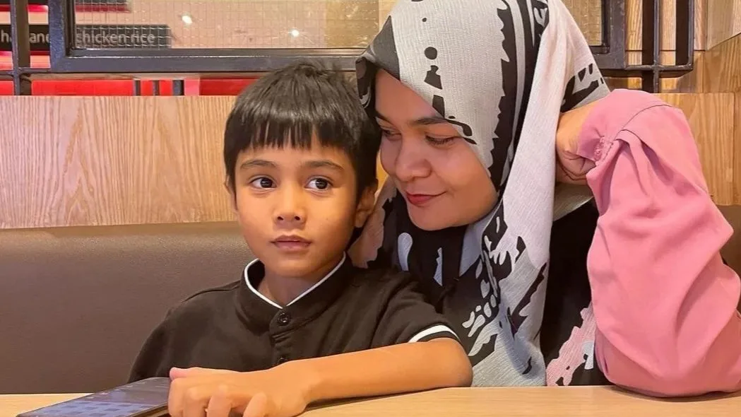 Zayn Rayyan Dan Ibu Ismanira Gambar Instagram Ismanira Abdul Manaf