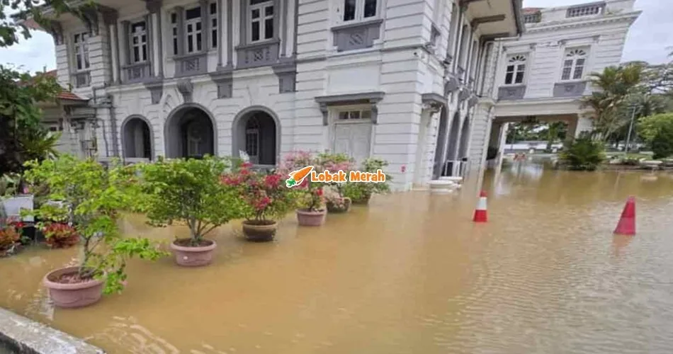 Terkesan Akibat Limpahan Sungai Anak Bukit, Kediaman Rasmi MB Kedah Ditenggelami Air