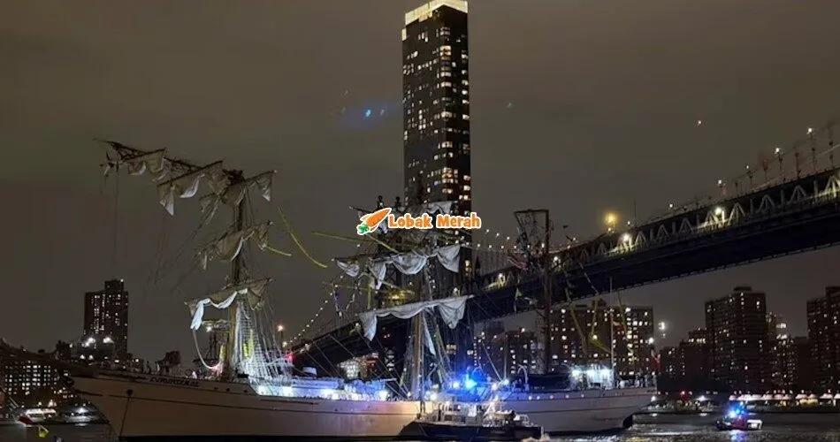 19 Orang Cedera Dalam Insiden Kapal Tentera Laut Mexico Rempuh Jambatan Brooklyn