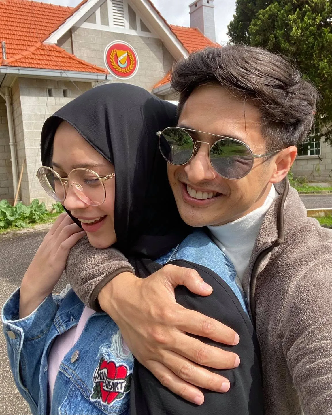 ohmedia chazy nash dan isteri
