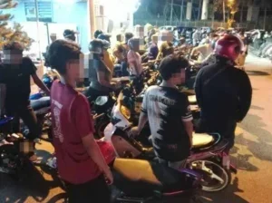 polis tahan penunggang motosikal lakukan aksi bahaya